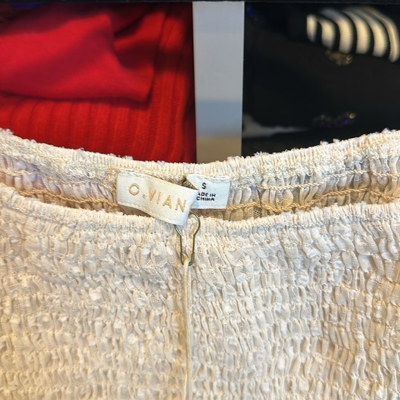O. Vianca cream smocked 3/4 puff sleeve crop top size S NWT - Picture 2 of 3